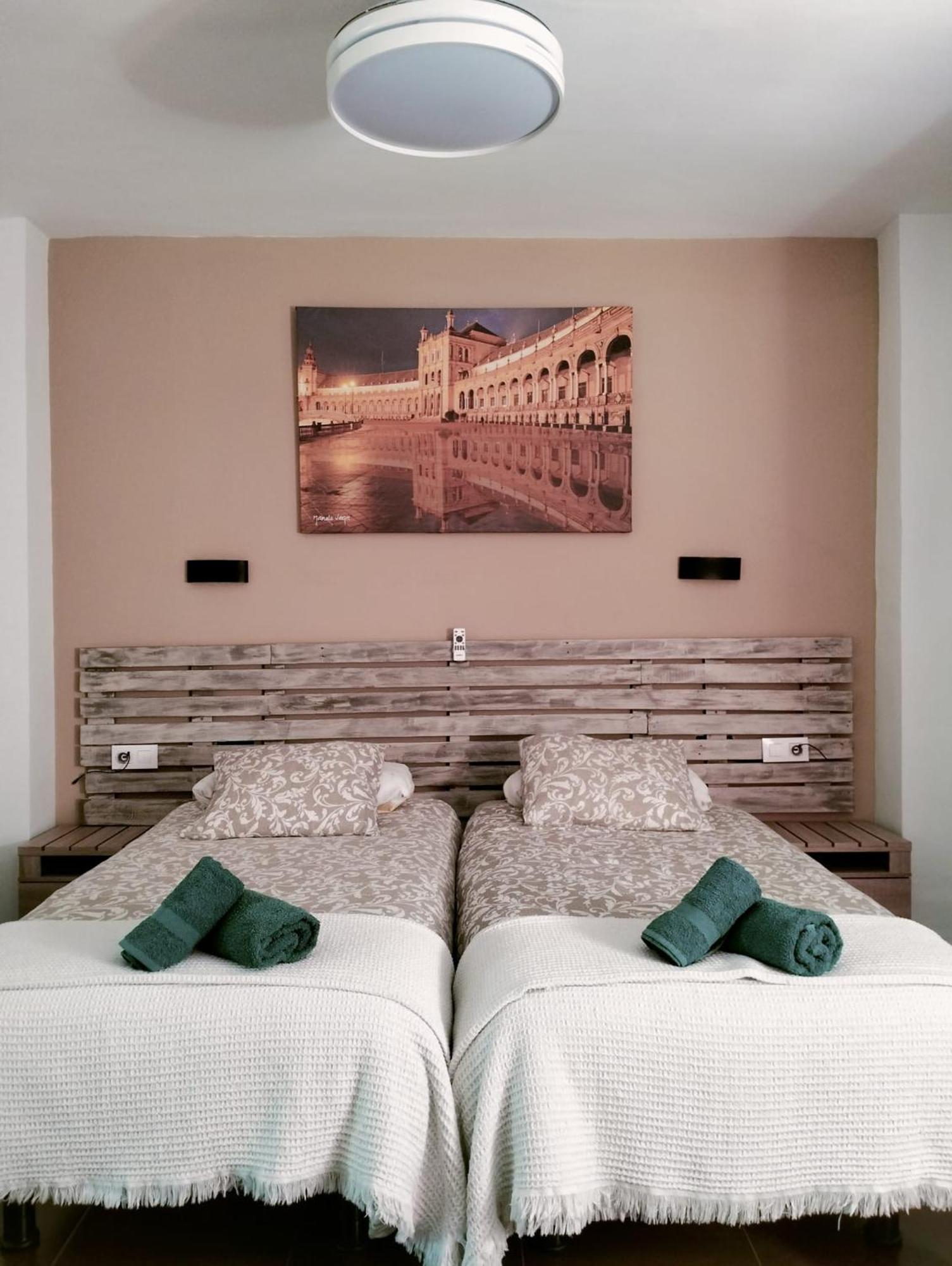 Loft Alameda De Hercules Sevilla Bagian luar foto